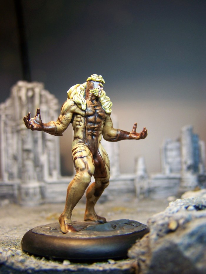 marvel-universe-miniature-lady-sabertooth-03